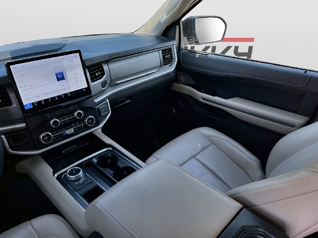 2023 Ford Expedition Max photo 23 of 33
