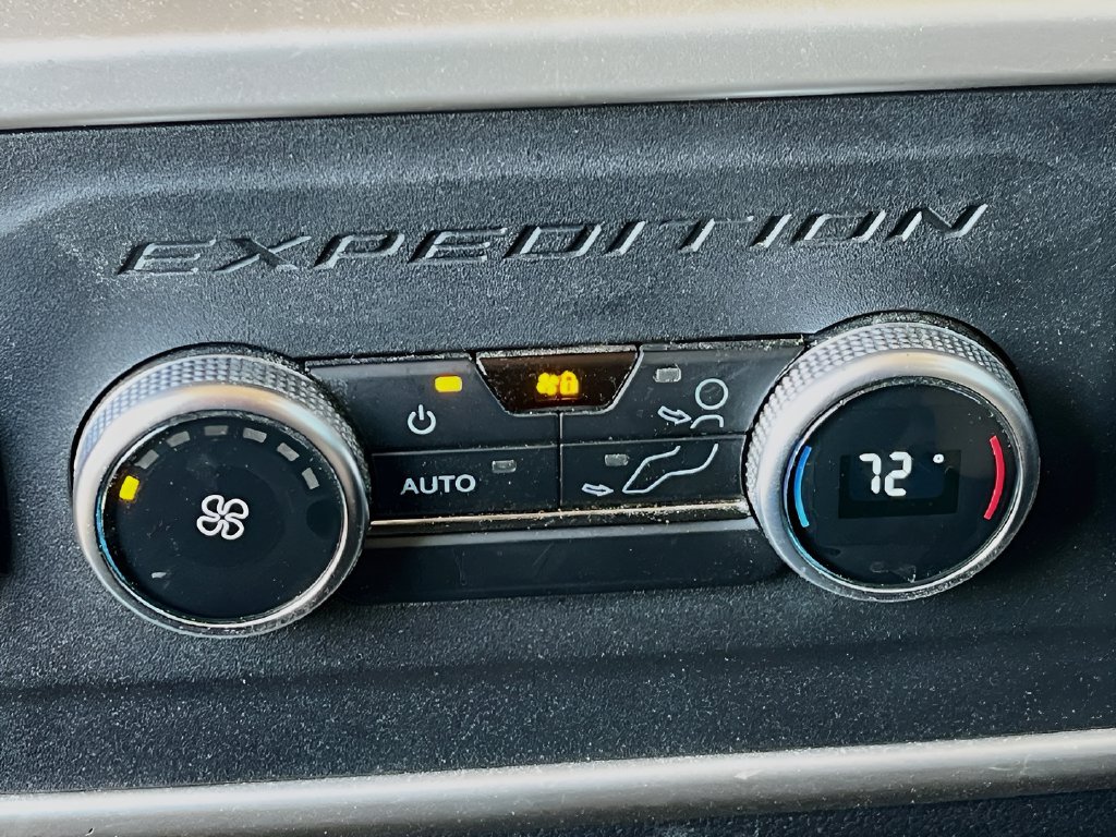 2023 Ford Expedition Max photo 25 of 33