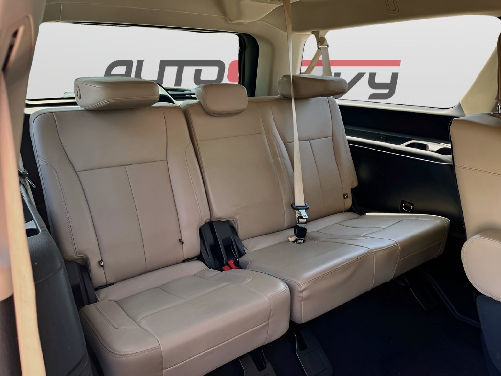 2023 Ford Expedition Max photo 27 of 33