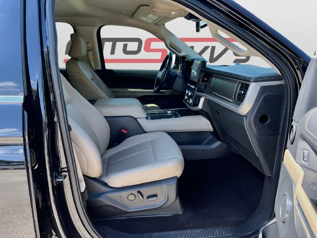 2023 Ford Expedition Max photo 29 of 33