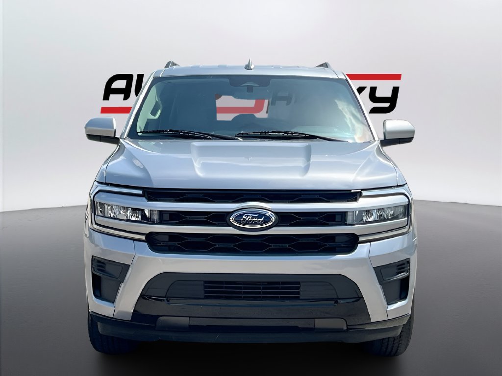 2023 Ford Expedition Max photo 2 of 33