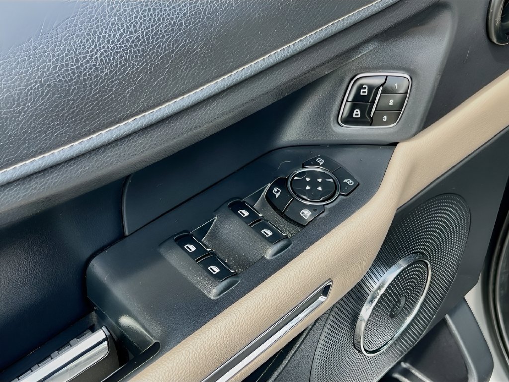 2023 Ford Expedition Max photo 18 of 33