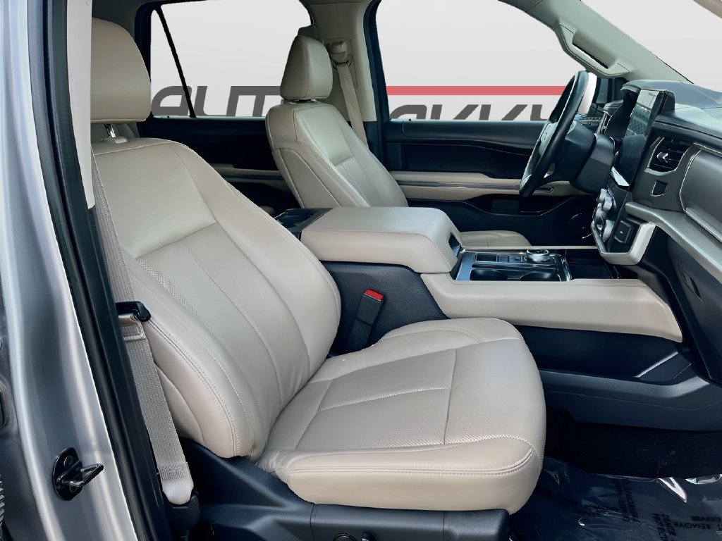 2023 Ford Expedition Max photo 29 of 33