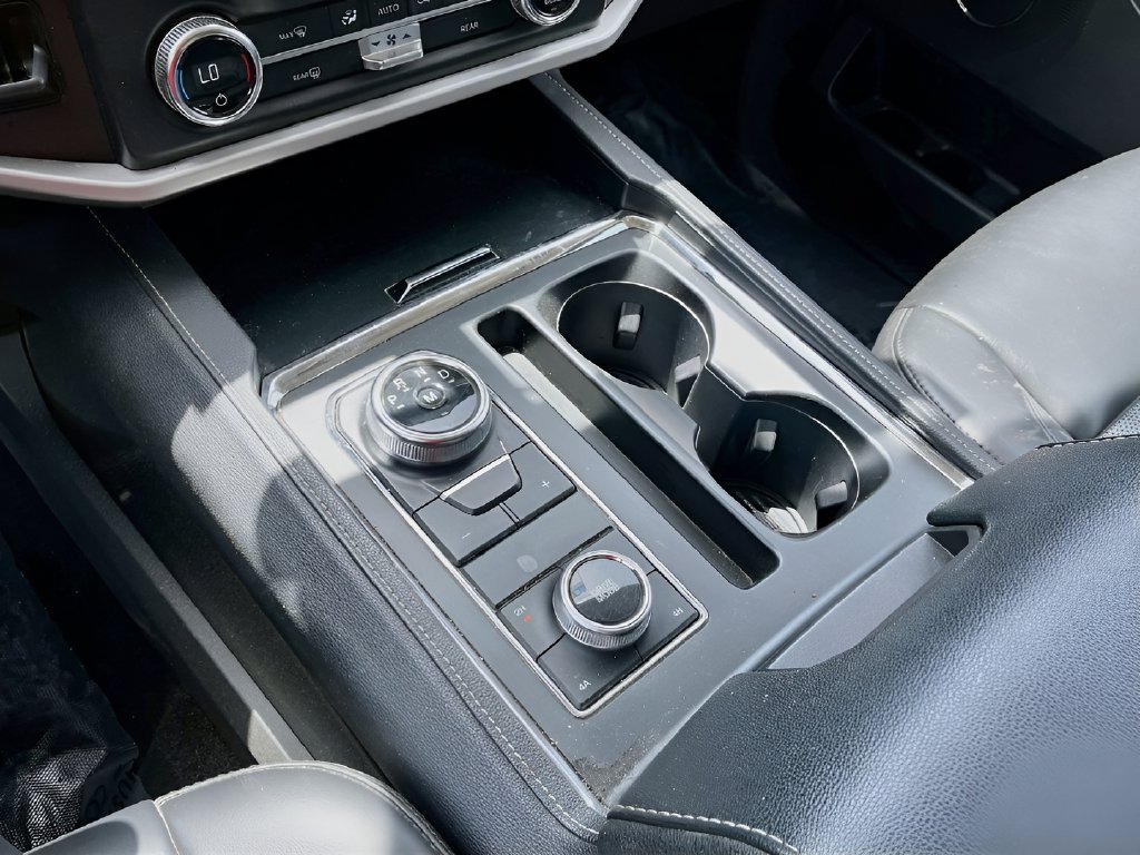 2022 Ford Expedition Max photo 17 of 32