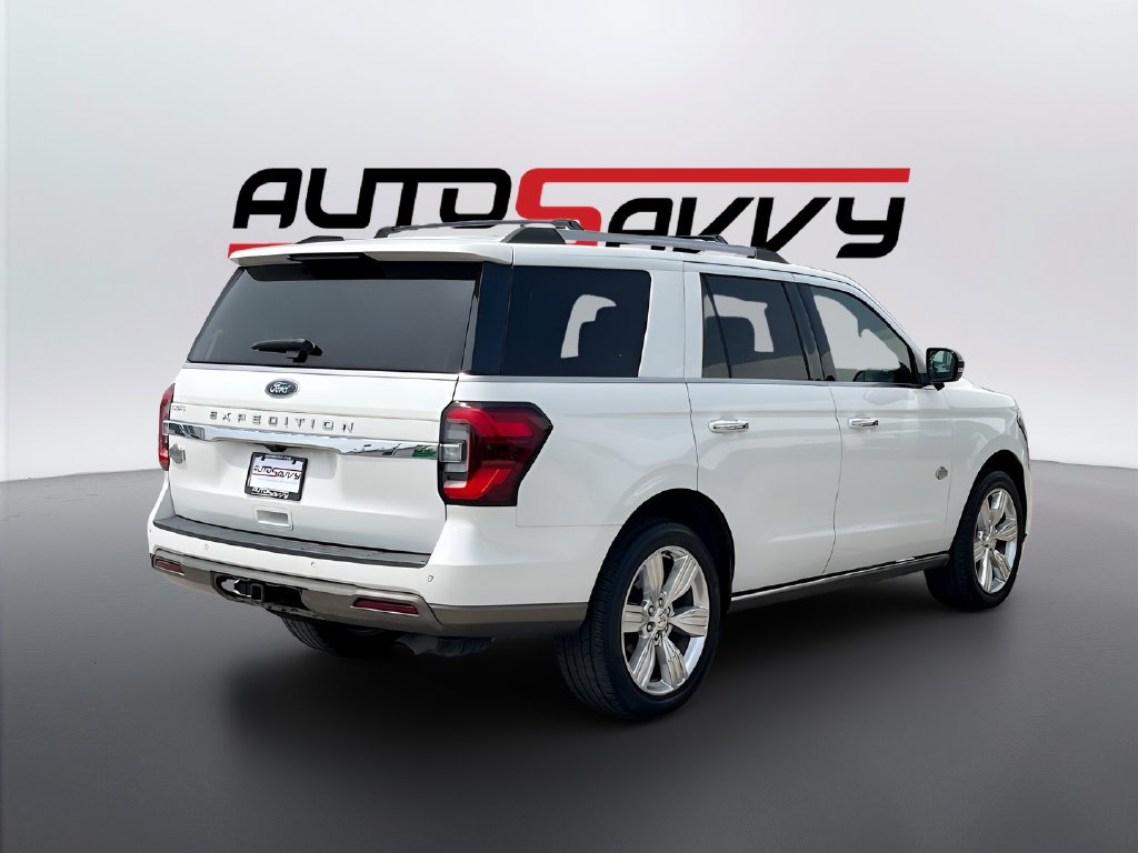 2024 Ford Expedition photo 7 of 37