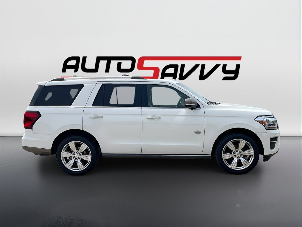 2024 Ford Expedition photo 8 of 37