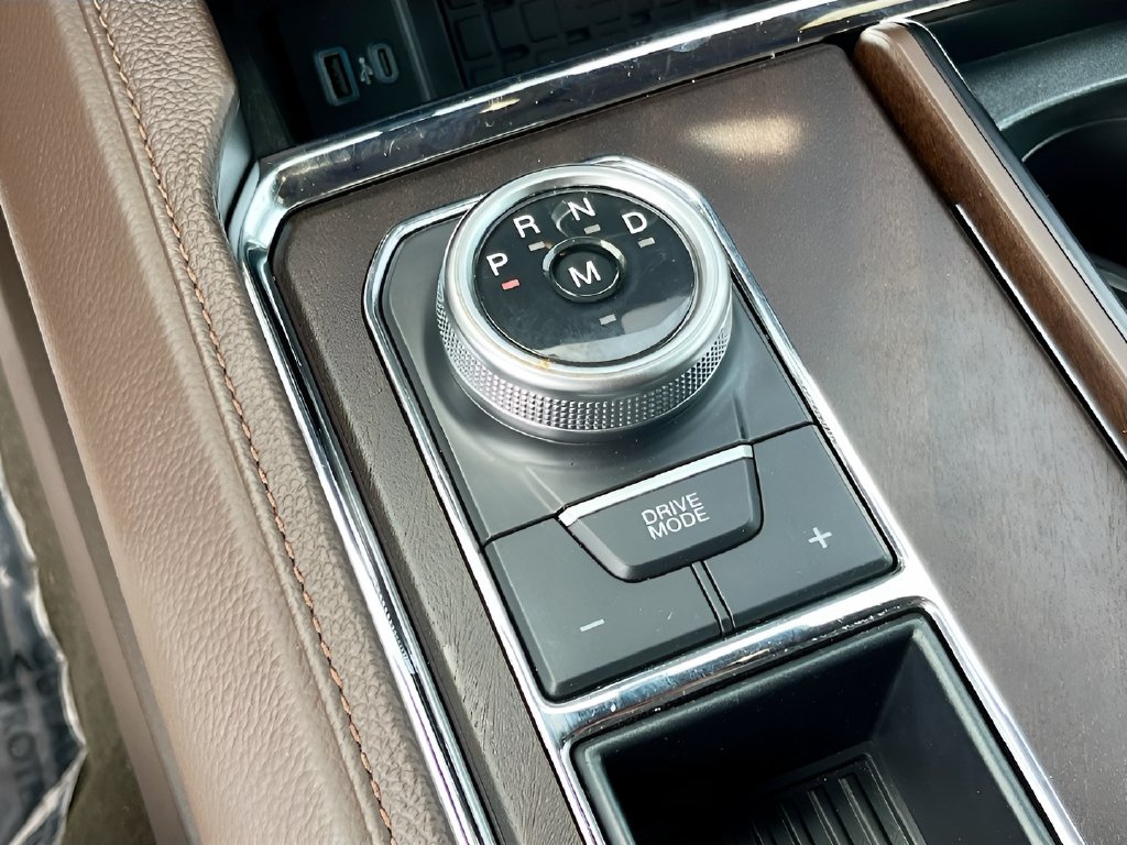 2024 Ford Expedition photo 17 of 37