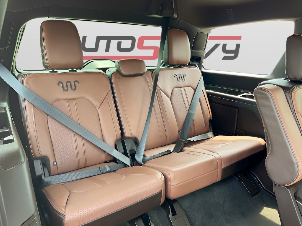 2024 Ford Expedition photo 29 of 37