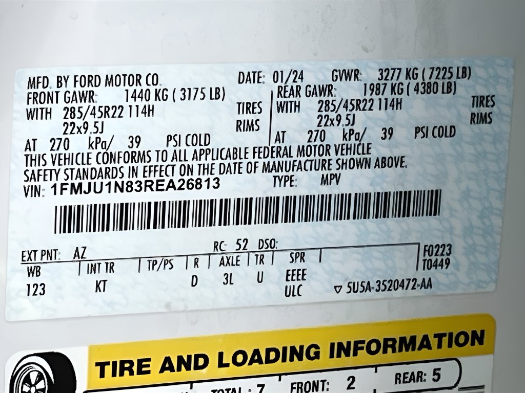 2024 Ford Expedition photo 35 of 37