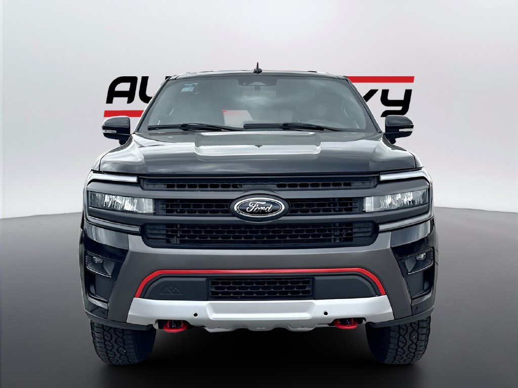 2022 Ford Expedition photo 2 of 35