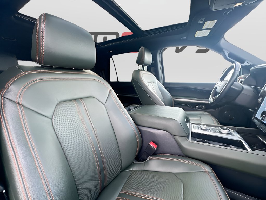 2022 Ford Expedition photo 31 of 35
