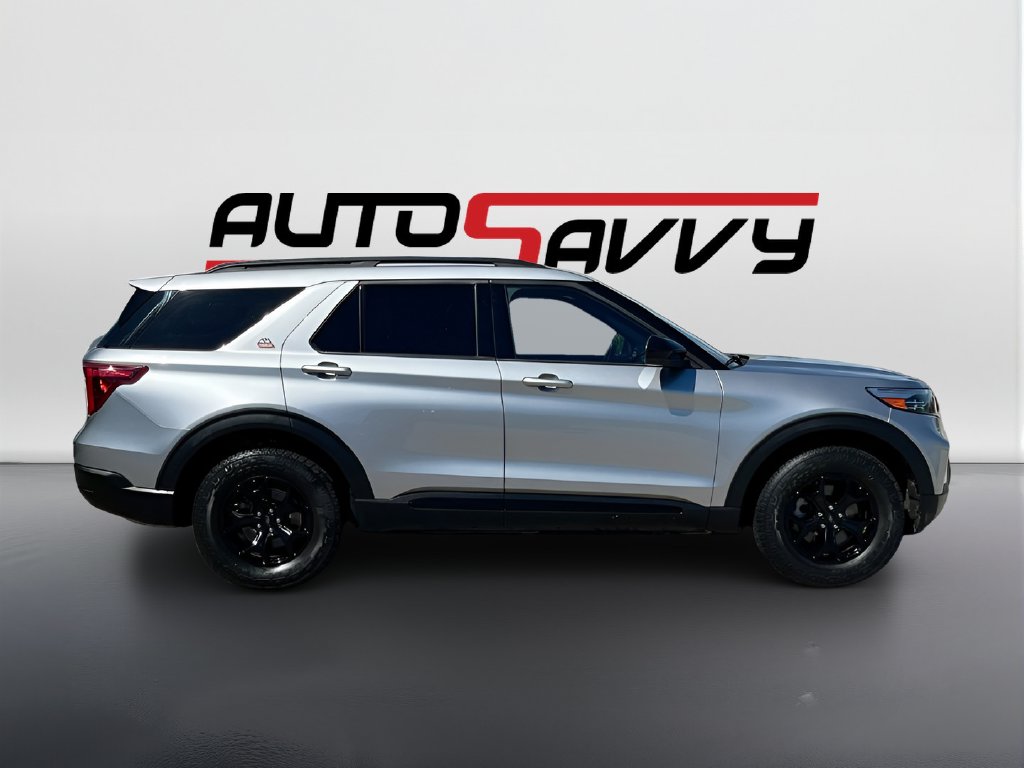 2024 Ford Explorer photo 8 of 36