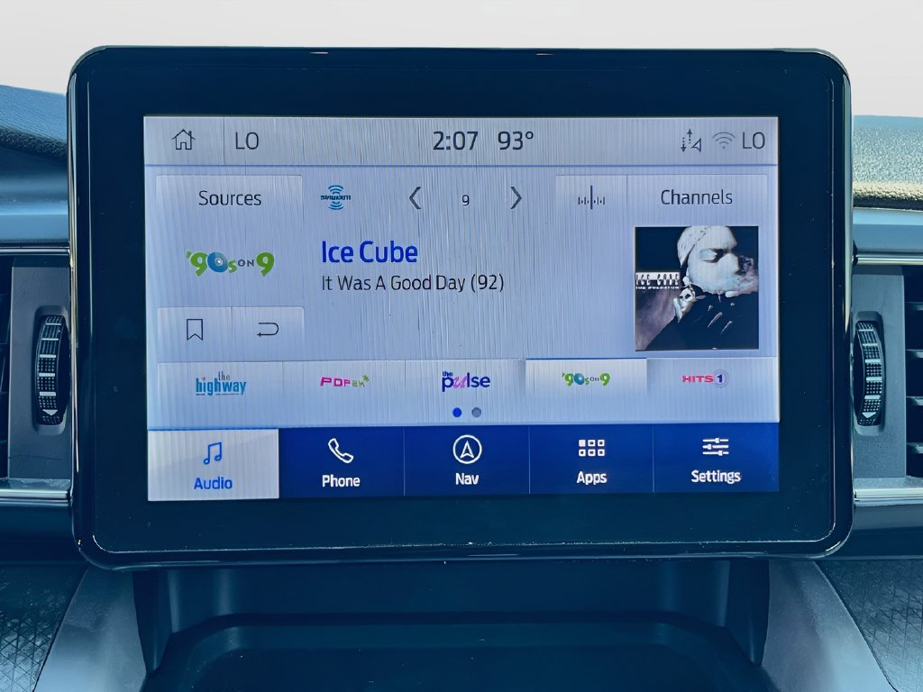 2024 Ford Explorer photo 15 of 36