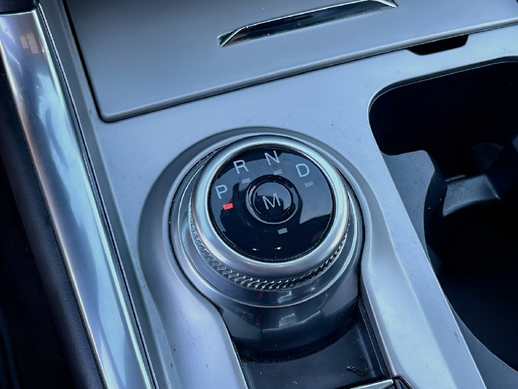 2024 Ford Explorer photo 17 of 36