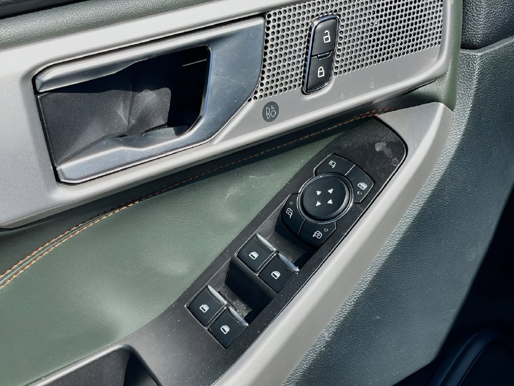 2024 Ford Explorer photo 18 of 36
