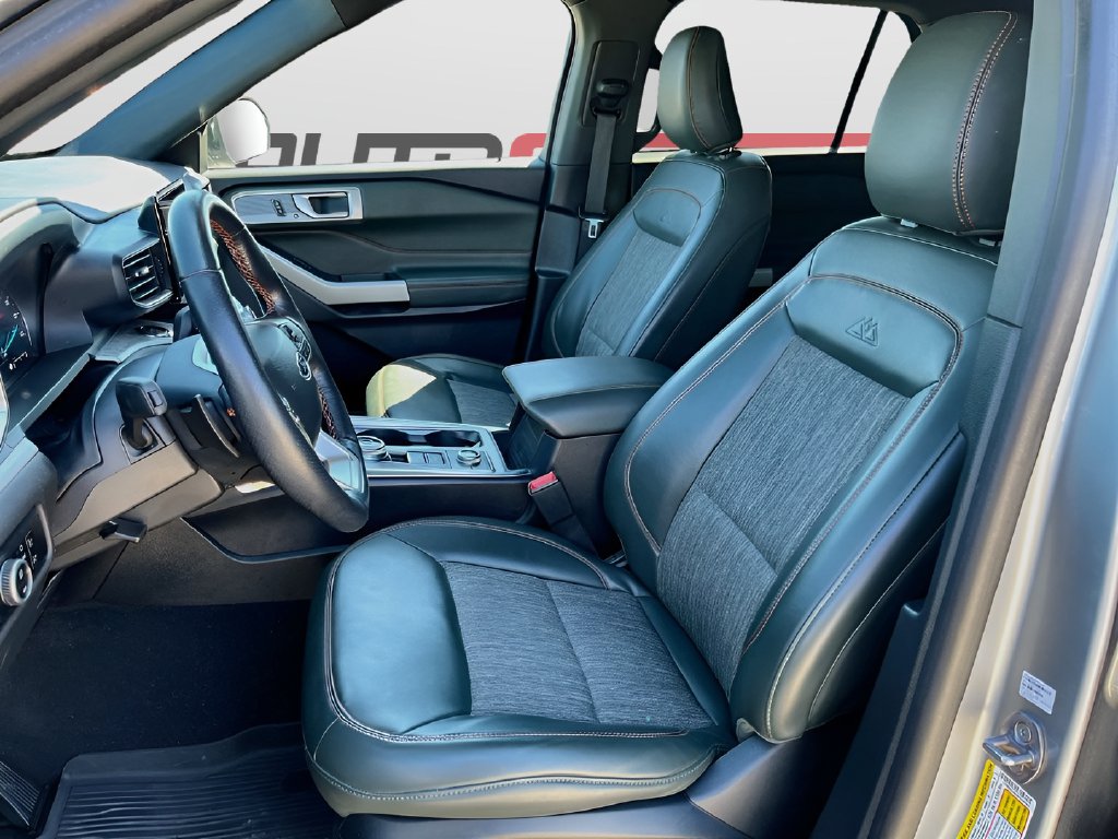 2024 Ford Explorer photo 22 of 36