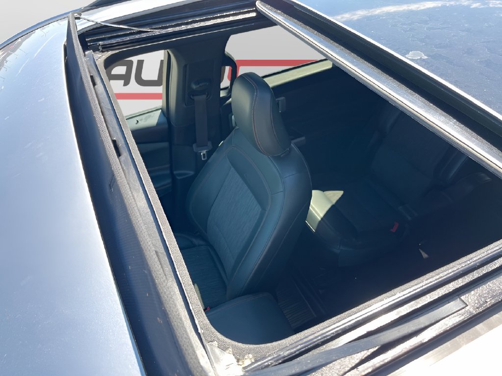 2024 Ford Explorer photo 23 of 36