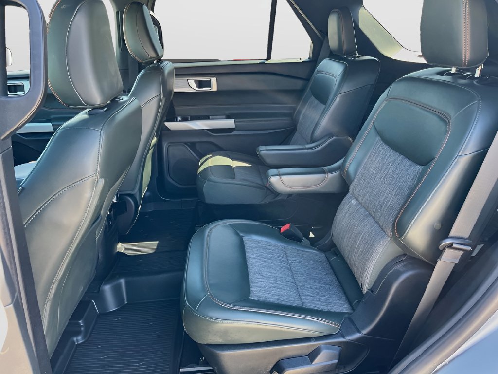 2024 Ford Explorer photo 26 of 36