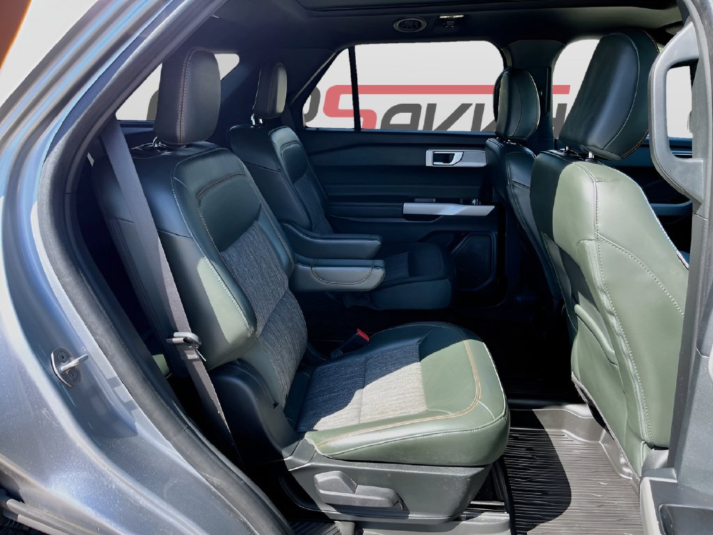 2024 Ford Explorer photo 30 of 36