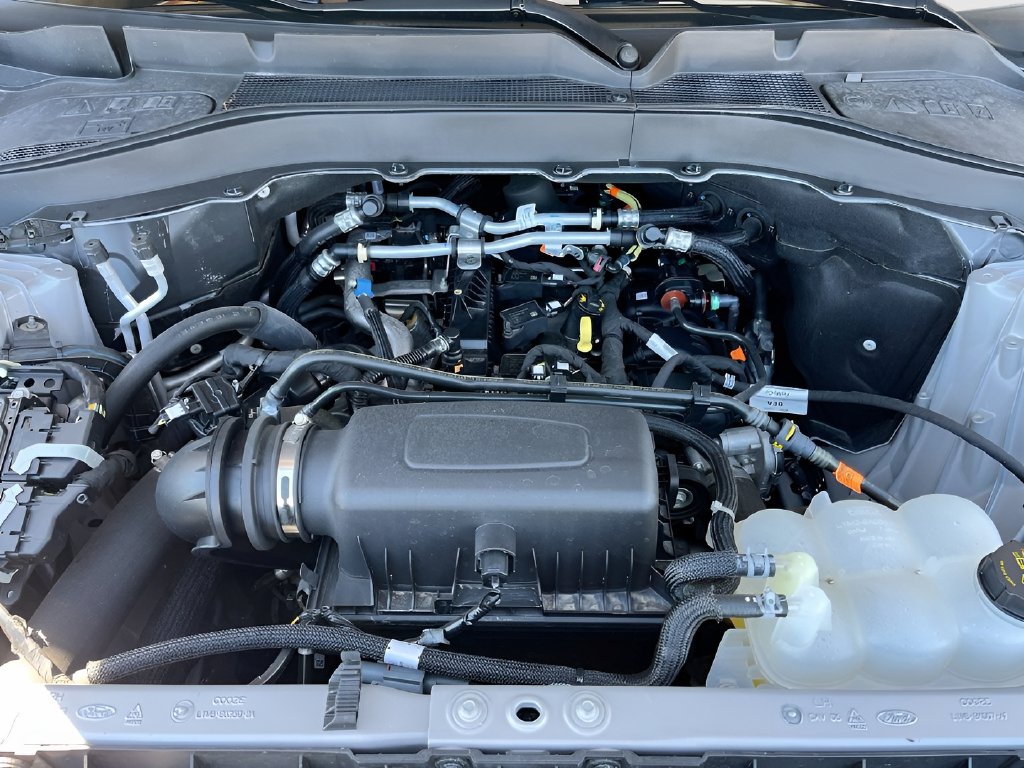2024 Ford Explorer photo 33 of 36