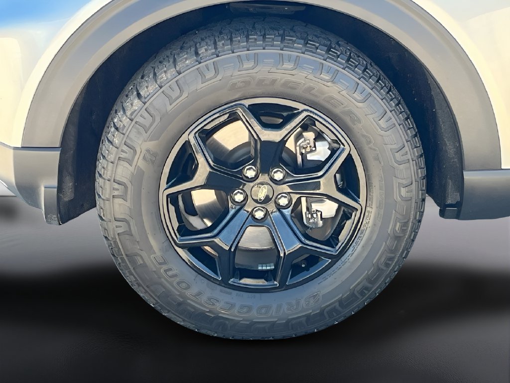 2024 Ford Explorer photo 34 of 36