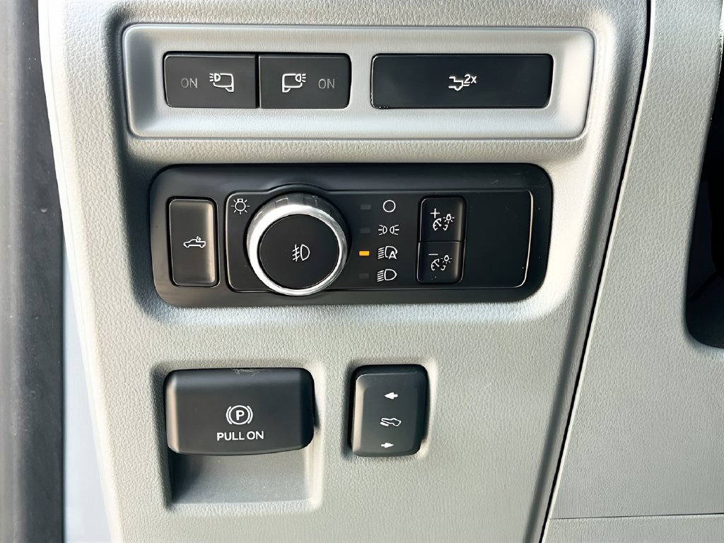 2023 Ford F-150 photo 10 of 33
