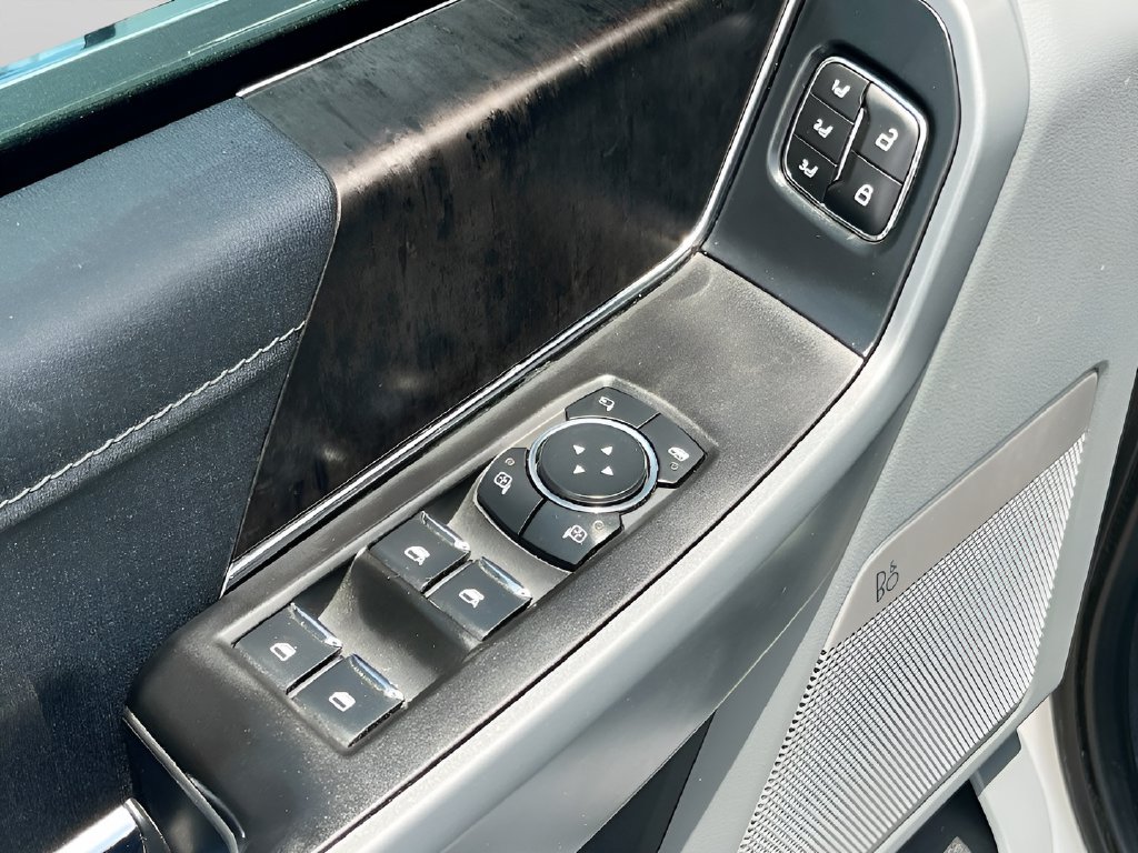 2023 Ford F-150 photo 18 of 33
