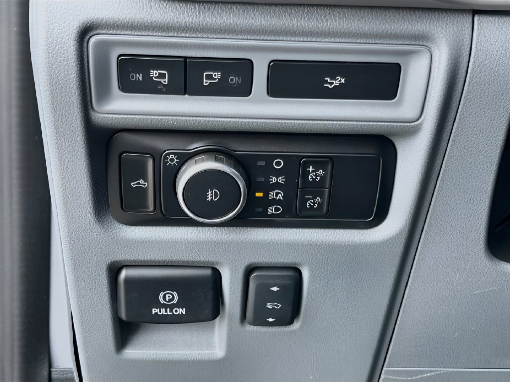 2023 Ford F-150 photo 10 of 32