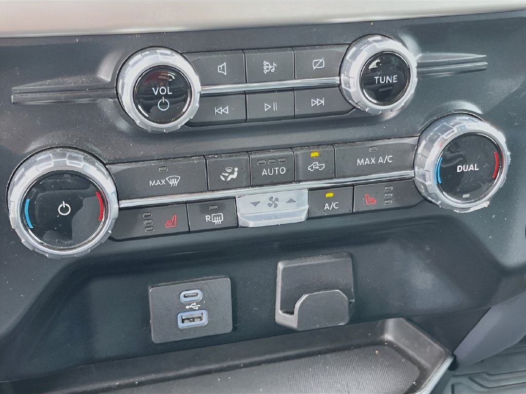 2023 Ford F-150 photo 16 of 32