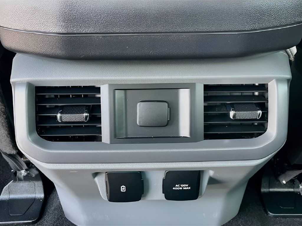 2025 Ford F-150 photo 25 of 32
