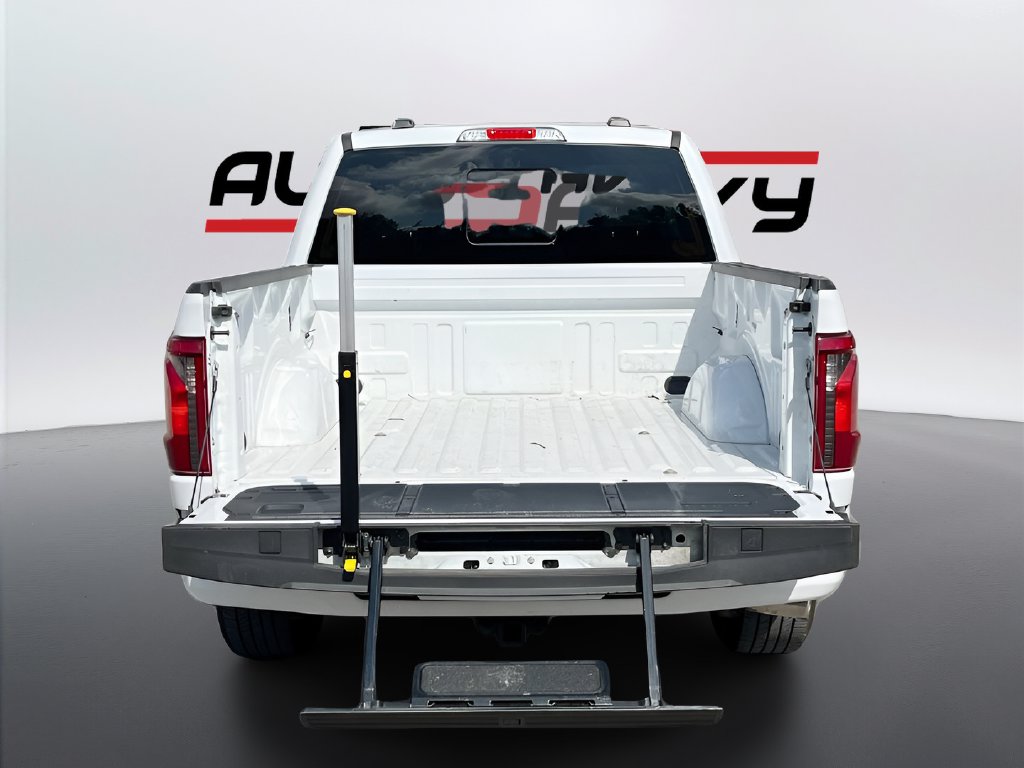 2025 Ford F-150 photo 26 of 32