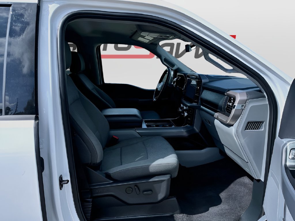 2025 Ford F-150 photo 28 of 32