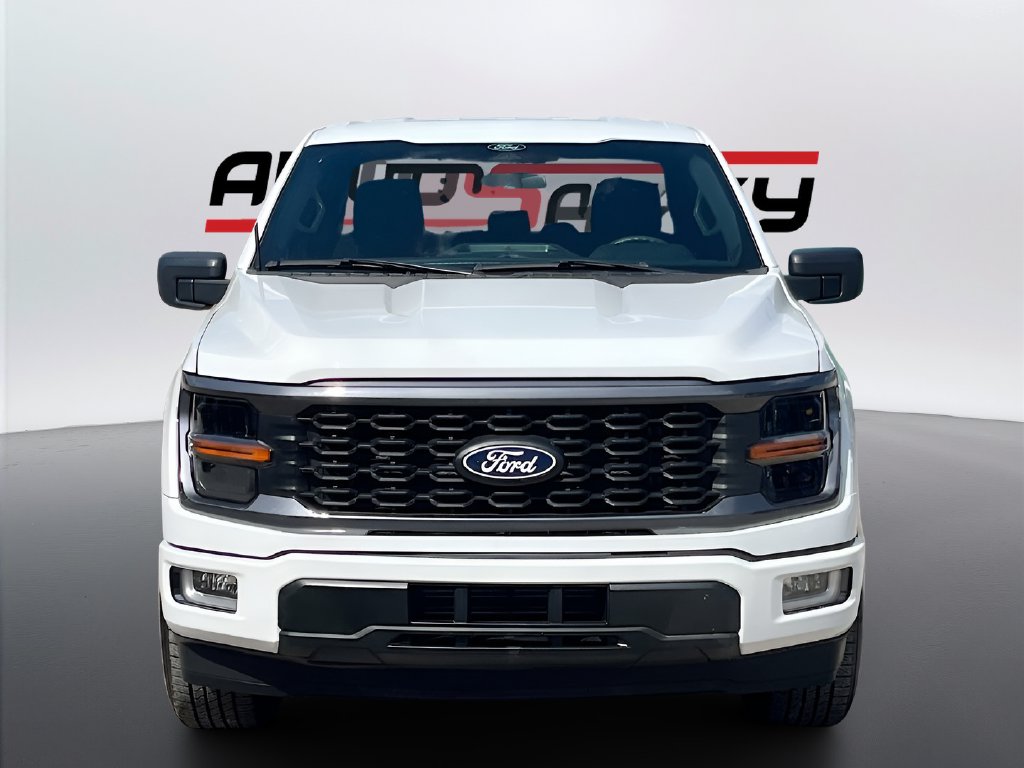 2025 Ford F-150 photo 2 of 30