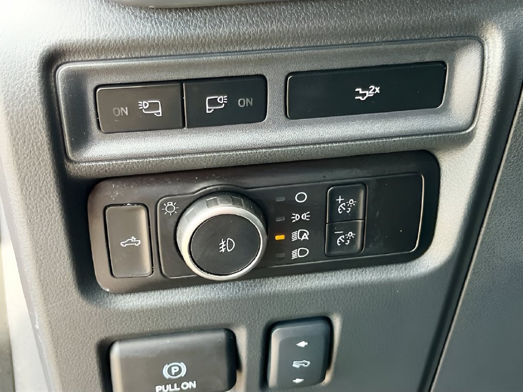 2023 Ford F-150 photo 10 of 33
