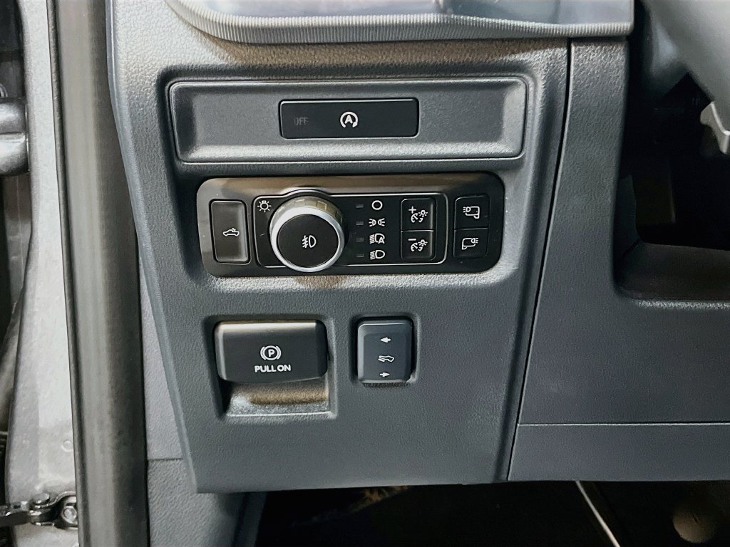 2025 Ford F-150 photo 10 of 33