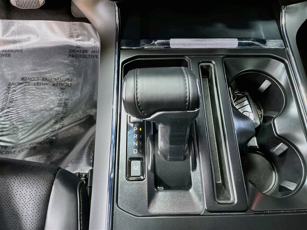 2025 Ford F-150 photo 17 of 33