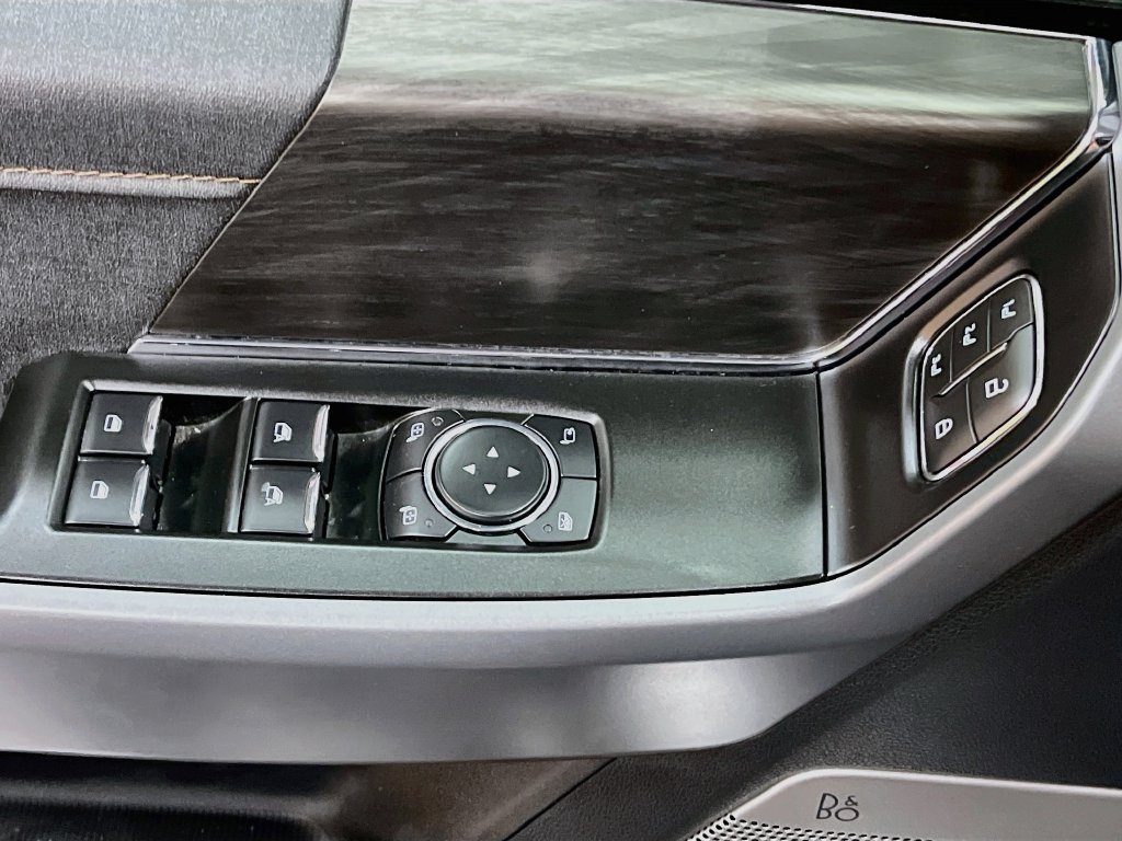 2025 Ford F-150 photo 18 of 33