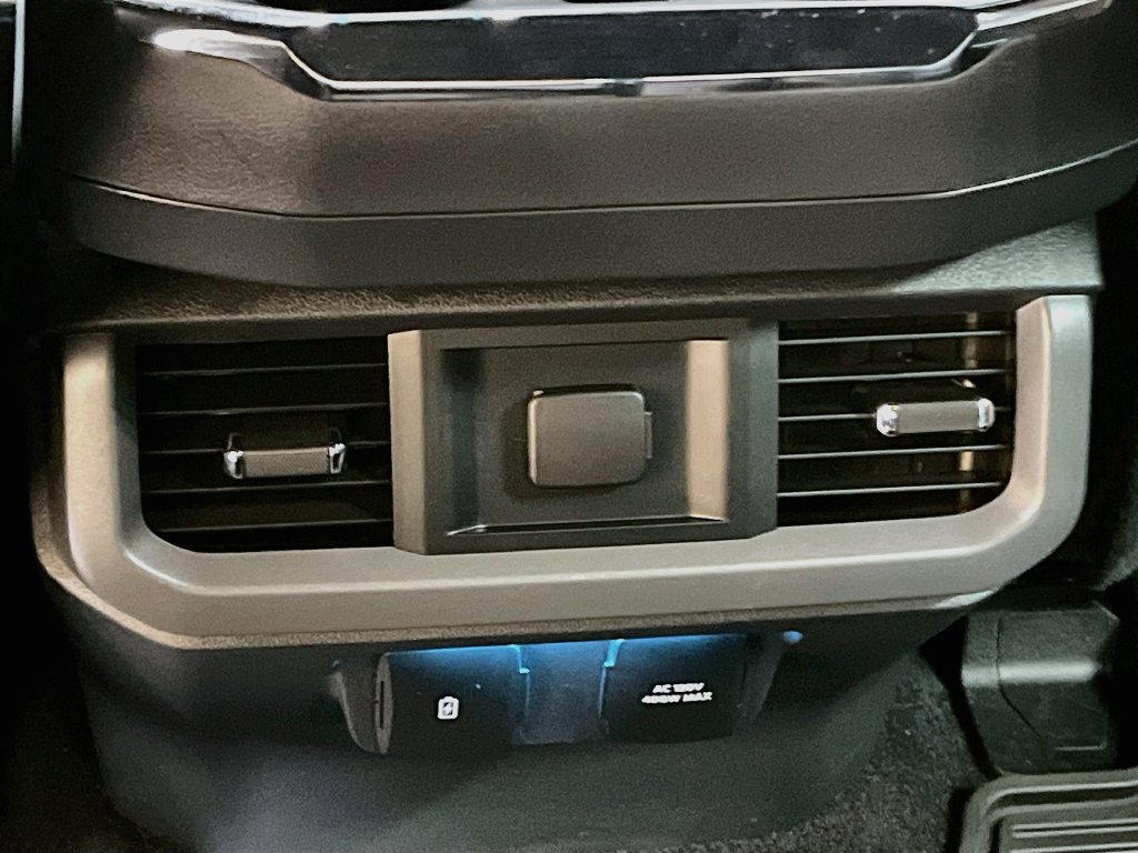 2025 Ford F-150 photo 26 of 33
