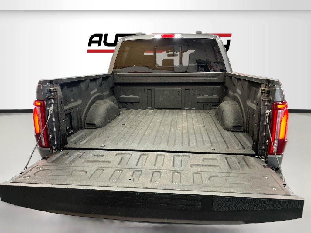 2025 Ford F-150 photo 27 of 33