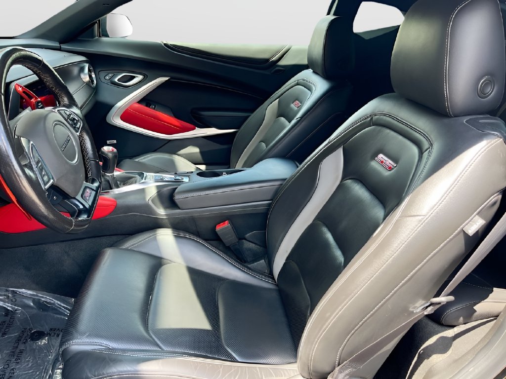 2023 Chevrolet Camaro photo 21 of 33