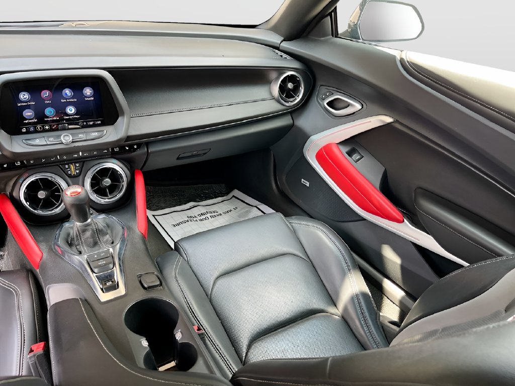 2023 Chevrolet Camaro photo 24 of 33