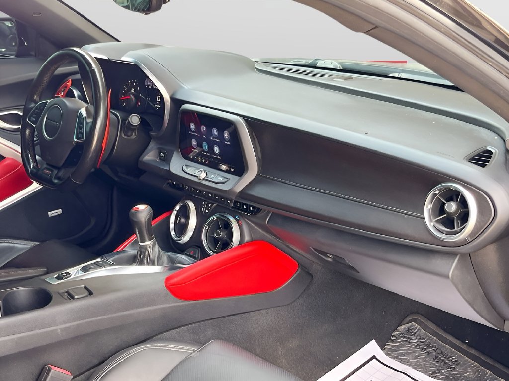 2023 Chevrolet Camaro photo 29 of 33