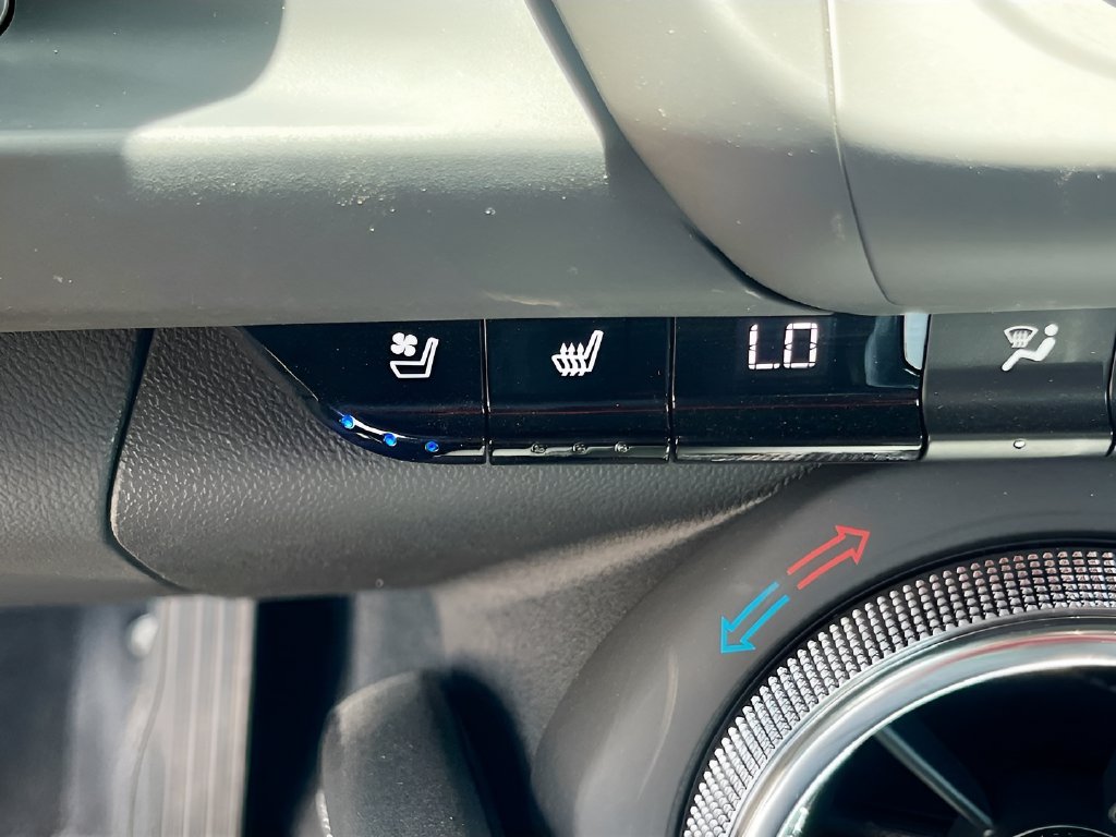 2023 Chevrolet Camaro photo 20 of 31