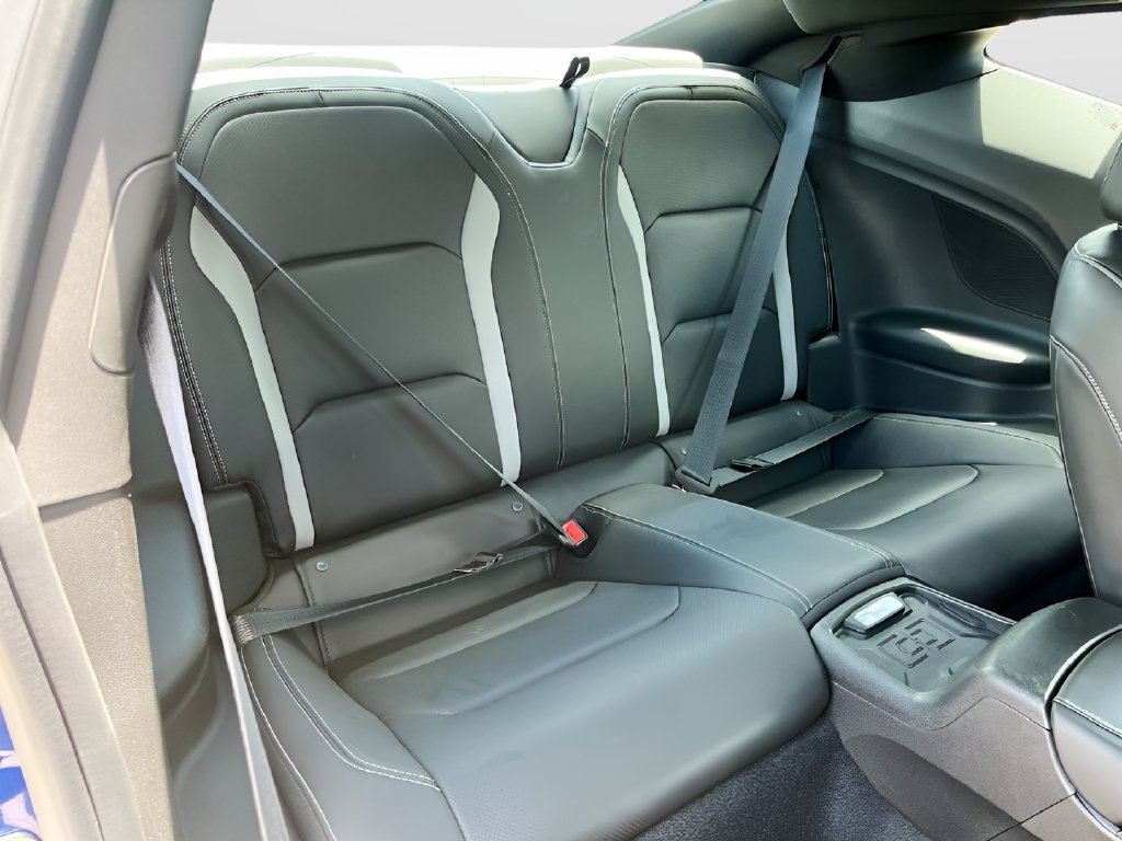 2023 Chevrolet Camaro photo 26 of 31