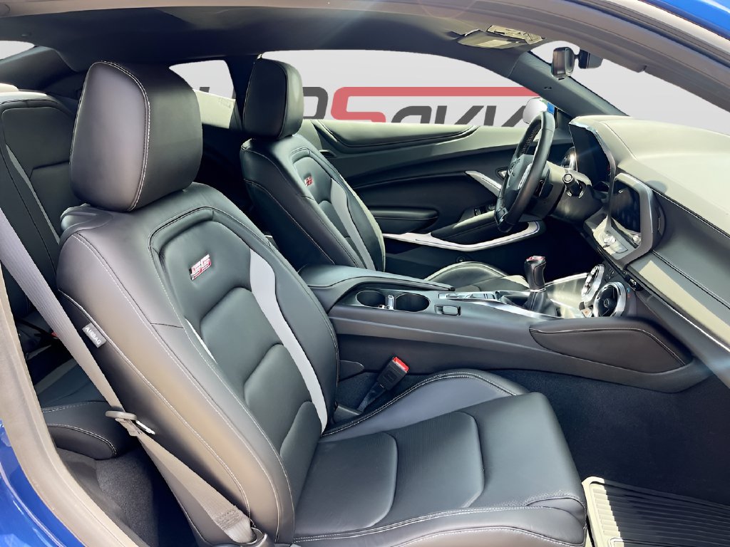 2023 Chevrolet Camaro photo 27 of 31