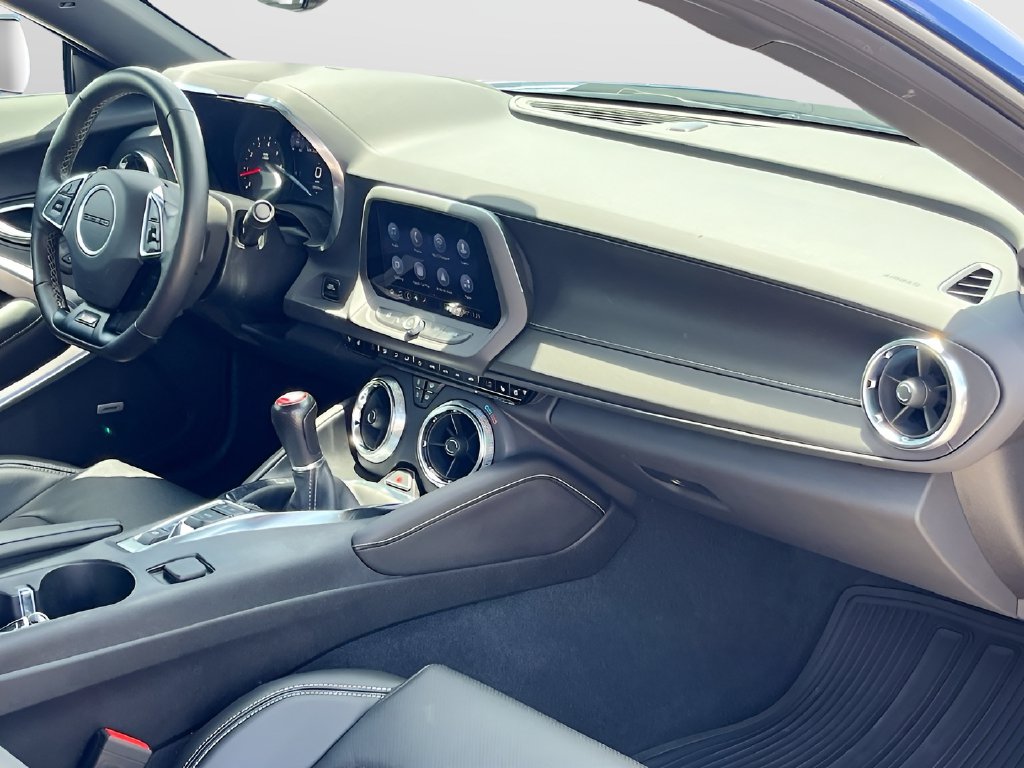 2023 Chevrolet Camaro photo 28 of 31