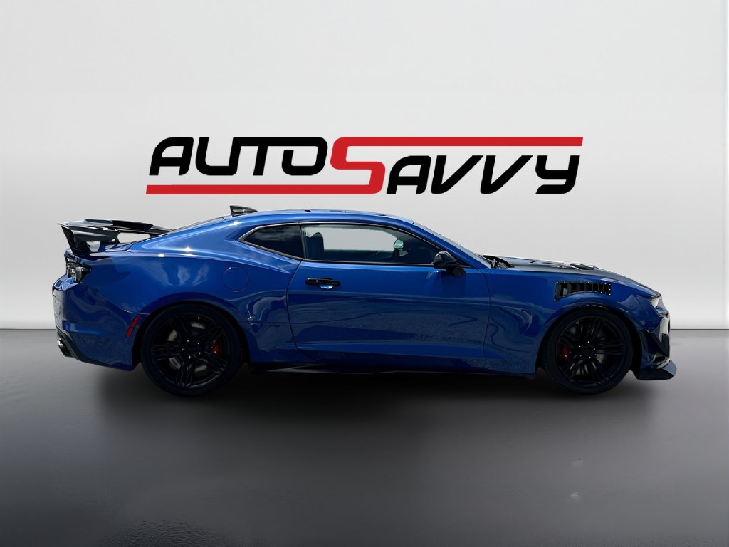 2019 Chevrolet Camaro photo 8 of 34