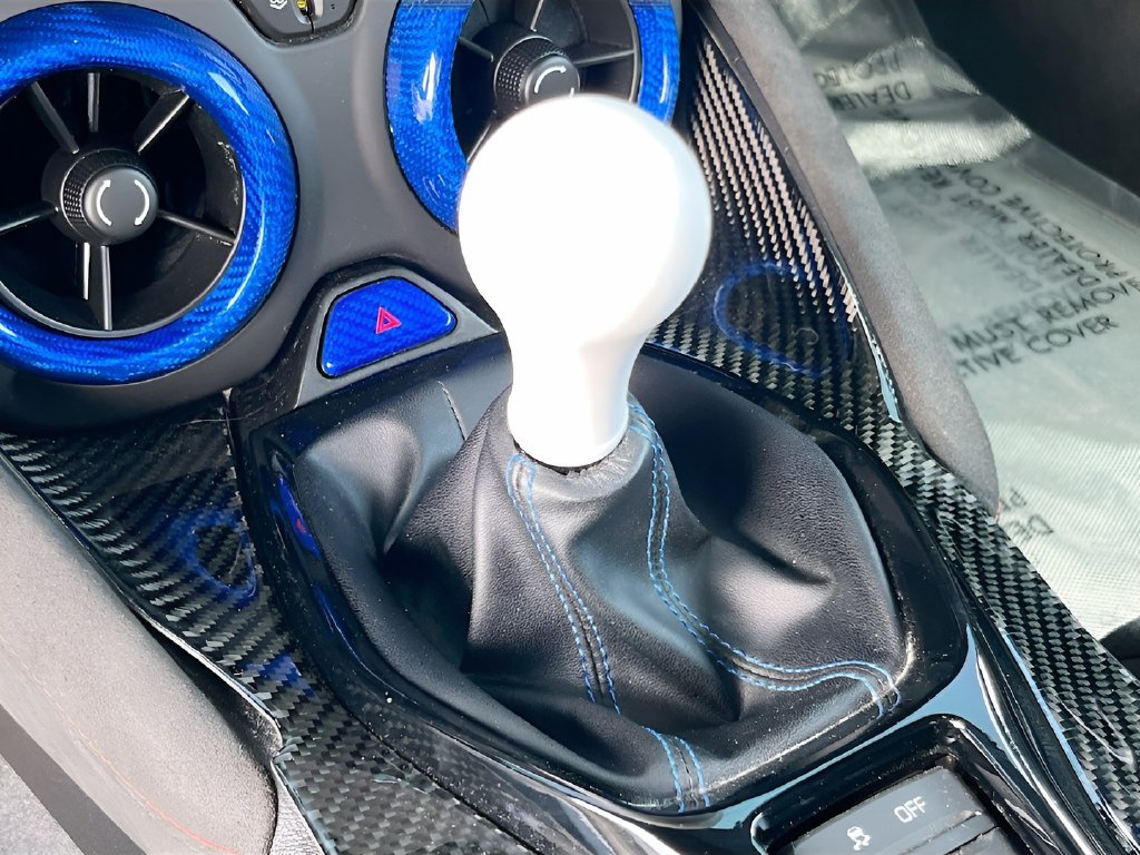 2019 Chevrolet Camaro photo 17 of 34