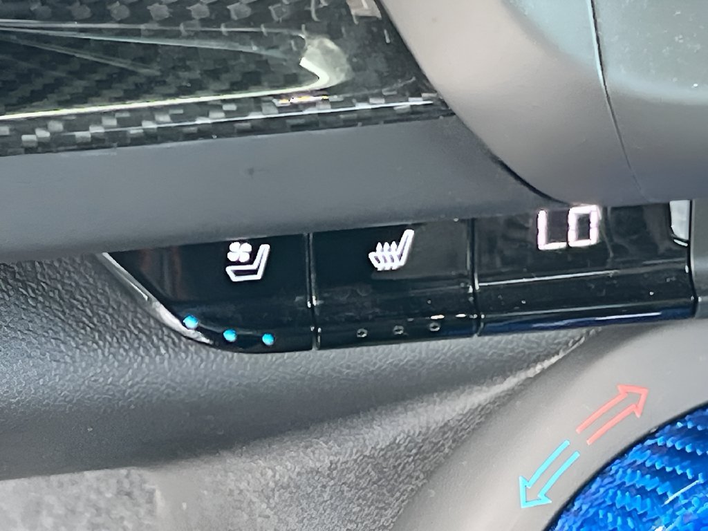 2019 Chevrolet Camaro photo 21 of 34