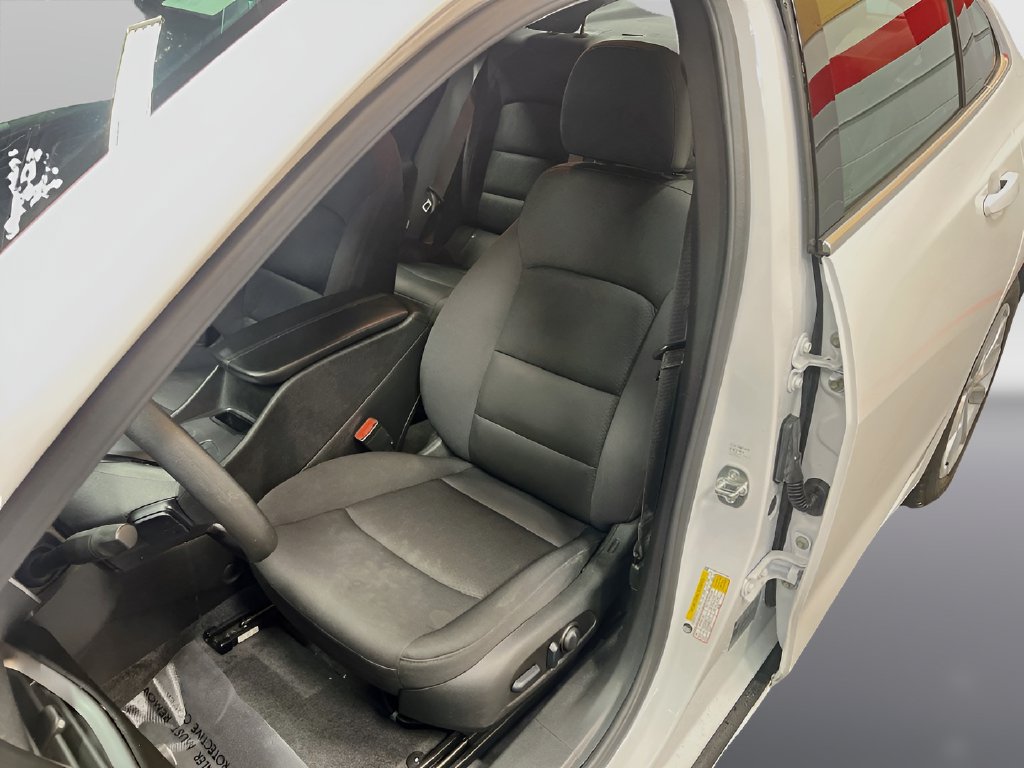 Used 2025 Summit White Chevrolet LT image 19